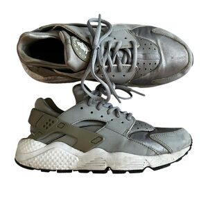 Nike gray huarache sneakers
